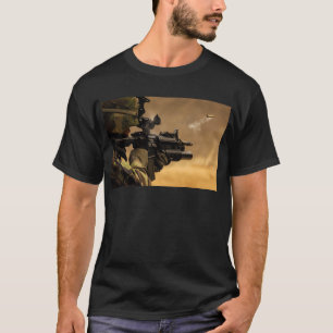 Muschel-Gehäuse abgefeuert von einem Gewehr M-4 T-Shirt