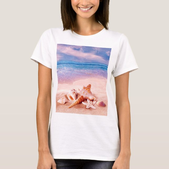 Muscheln am Strand T-Shirt (Vorderseite)