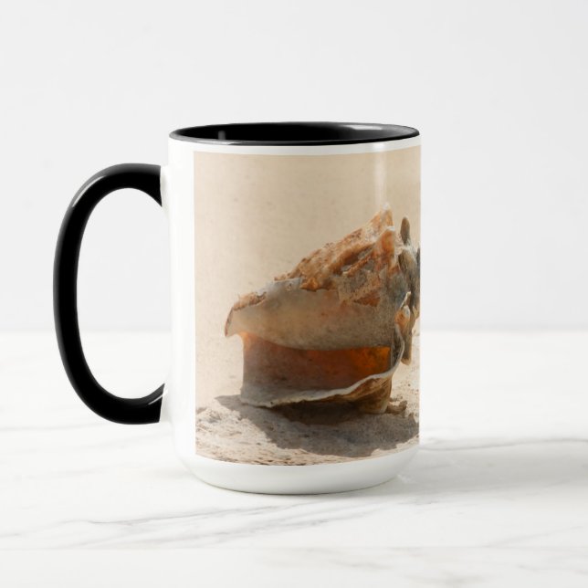 Muscheln auf dem Strand Tasse (Links)