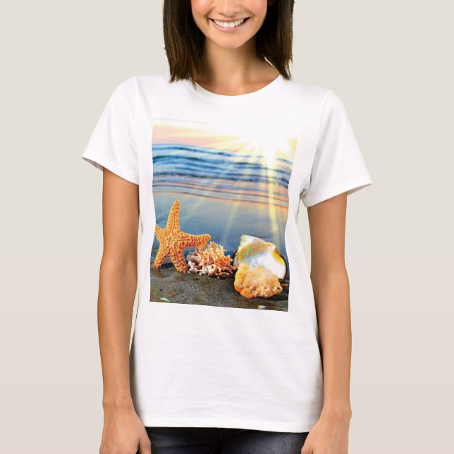 Muscheln und Seestern am Strand T-Shirt (Vorderseite)