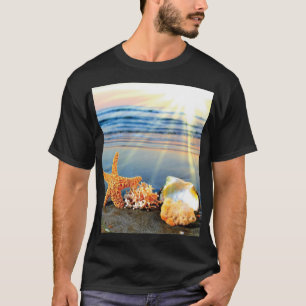 Muscheln und Seestern am Strand T-Shirt