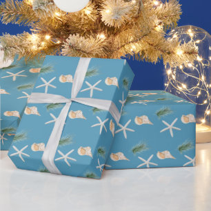 Muscheln und Seesterne mit Weihnachtstanne Geschenkpapier