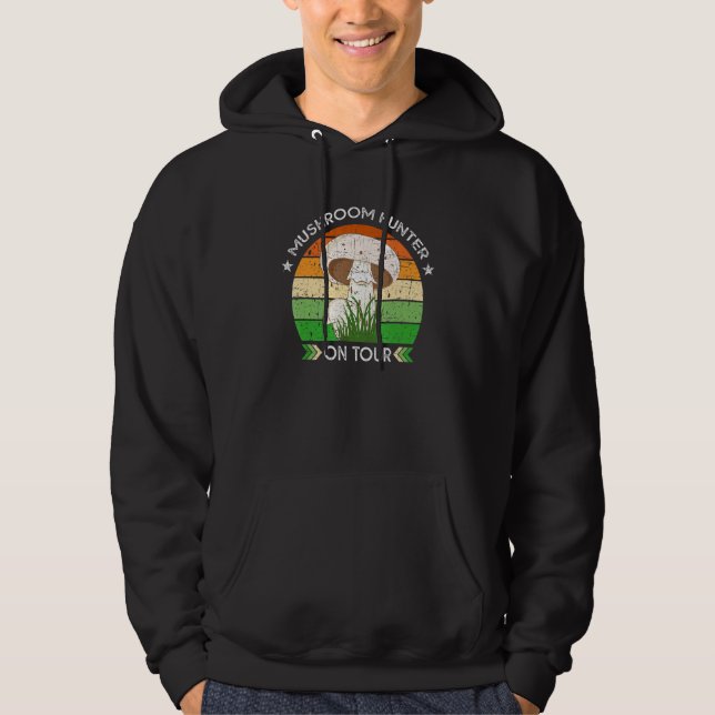 Mushroom Hunter Picker Picking mushrooms while hik Hoodie (Vorderseite)