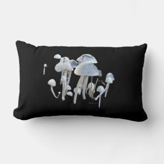 Mushrooms Throw Pillow Lendenkissen