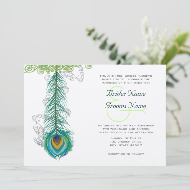 Musical Peacock Feather Wedidning Einladung (Stehend Vorderseite)