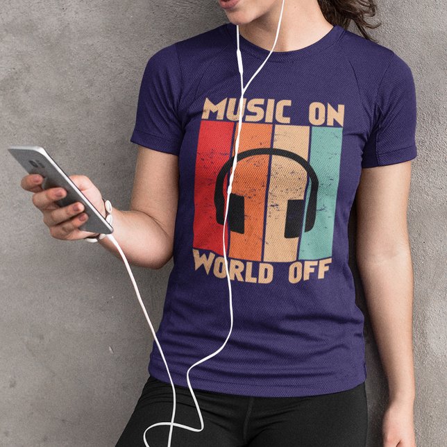 Musik in der Welt der Musikszene Lover T-Shirt (Von Creator hochgeladen)