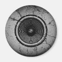Musik-Lautsprecher an einer knackigen Wand