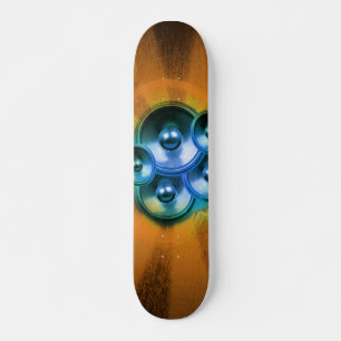 Musik-Lautsprecher und orangefarbener Sonnenbrand Skateboard