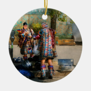 Musik - Vorbereitung der Mummers Keramikornament