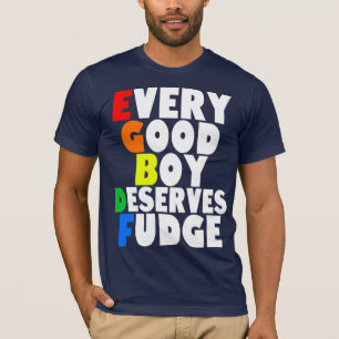 Musikalische Skala im Regenbogen T-Shirt