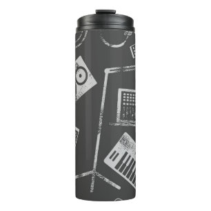 Musikelemente: Vintager nahtloser Hintergrund. Thermosbecher
