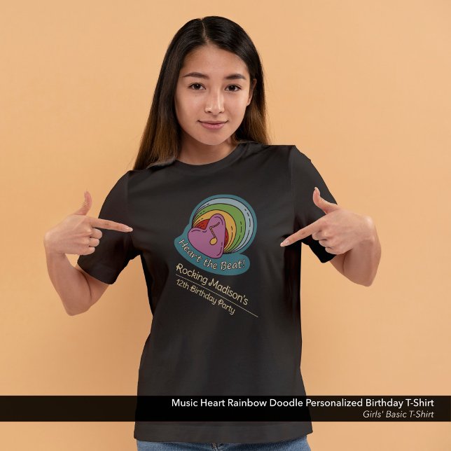 Musikherz Rainbow Doodle Personalisiert Geburtstag T-Shirt (Music,  Heart, and Rainbow Doodle Art Birthday T-shirt Customized with Your Name.)