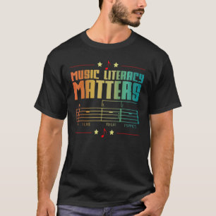 Musikkompetenz spielt eine Vintage Rolle. Ich esse T-Shirt