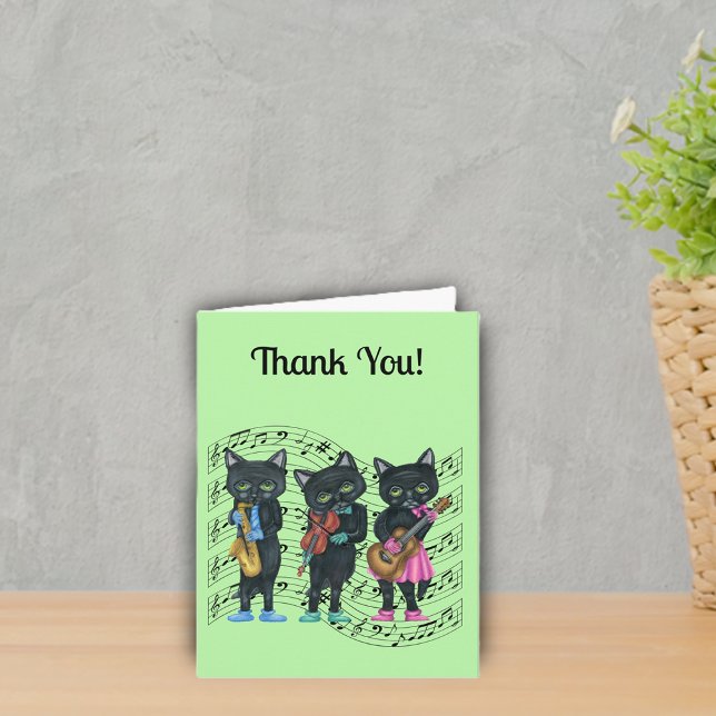 Musiknoten von Musical Black Cats Instrumente Grün Dankeskarte (Black Cat musicians on sheet music instruments colourful clothes on green Thank You card.)