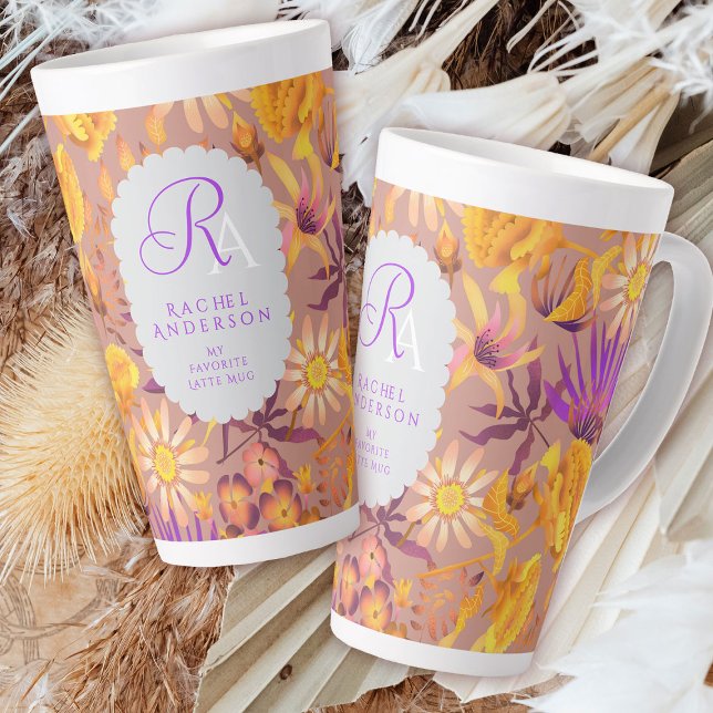 Muskelblüte Monogramm braun Latte Tasse (Blooming Mystical Floral Monogram Brown Latte Mug.)