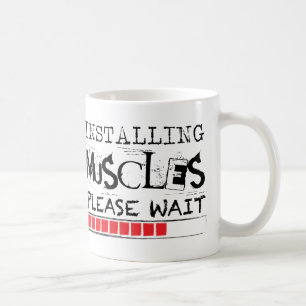 Muskeln installierend, warten Sie bitte Kaffeetasse