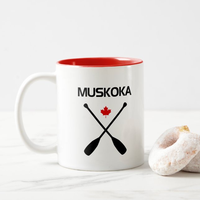 Muskoka Canada Crossed Paddle Oars Maple Leaf Zweifarbige Tasse (Mit Donut)