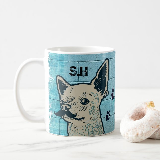 Mustache Chihuahua Graffiti Monogram Kaffeetasse (Mit Donut)