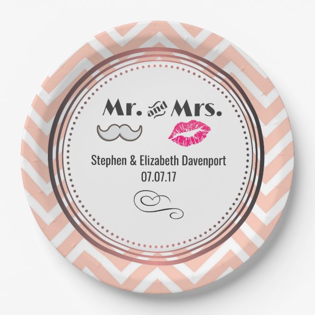 Mustache & Lips Mr. & Mrs Peach Zickzack Wedding Pappteller (Vorderseite)