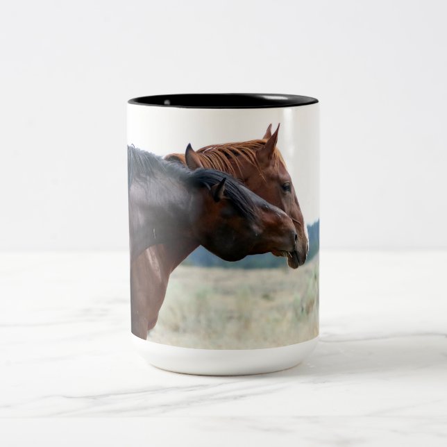 Mustang Stallion und Mare Smitten Tasse (Mittel)