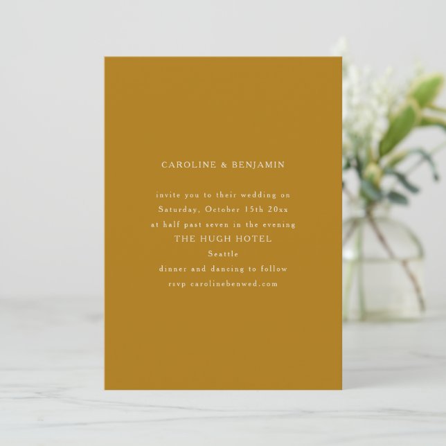 Mustard Gold Classic Serif Minimalist Wedding Einladung (Stehend Vorderseite)