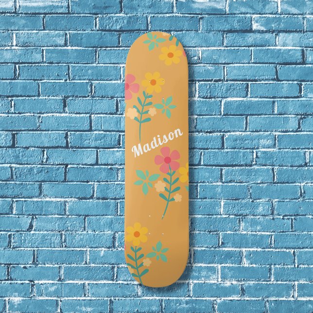 Mustard Retro Daisy Bouquet Musterskateboard Skateboard (Von Creator hochgeladen)