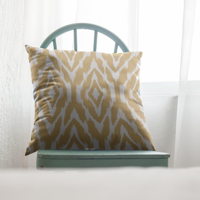 Mustard Yellow and White Ikat Pattern Pillow Kissen (Von Creator hochgeladen)