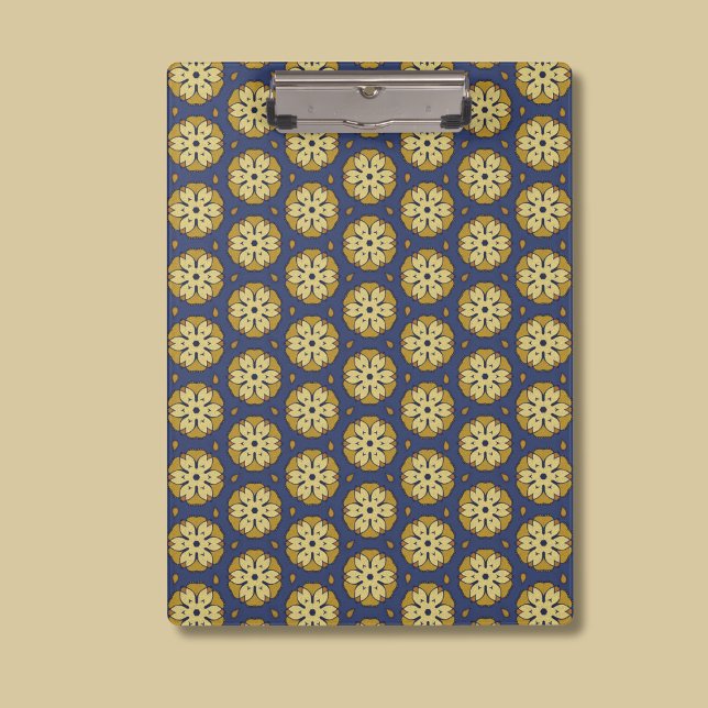 Muster aus Gold und Blüten und Teardrop Klemmbrett (Von Creator hochgeladen)