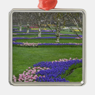 Muster aus Tulpen und Traubenhyazinthenblüten, 4 Silbernes Ornament