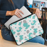 Muster der blauen Elefanten, Niedliche Elefanten,  Laptopschutzhülle<br><div class="desc">Niedlich,  lustig und bezaubernd mit blauen Elefanten,  Ballons und Sternen. Modernes und trendiges Geschenk,  perfekt für den Elefantenliebhaber in Ihrem Leben.</div>