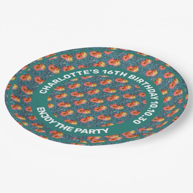 Muster der Blume der Rose gegen den mosaikischen H Pappteller (Schrägansicht)