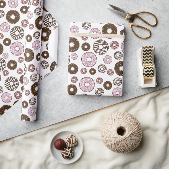 Muster der Donuts, rosa Donuts, braune Donuts Geschenkpapier (Kunsthandwerk)