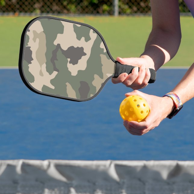 Muster der grünen Camouflage Pickleball Schläger (InSitu)