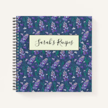 Muster der Lavendelfelder im Lila