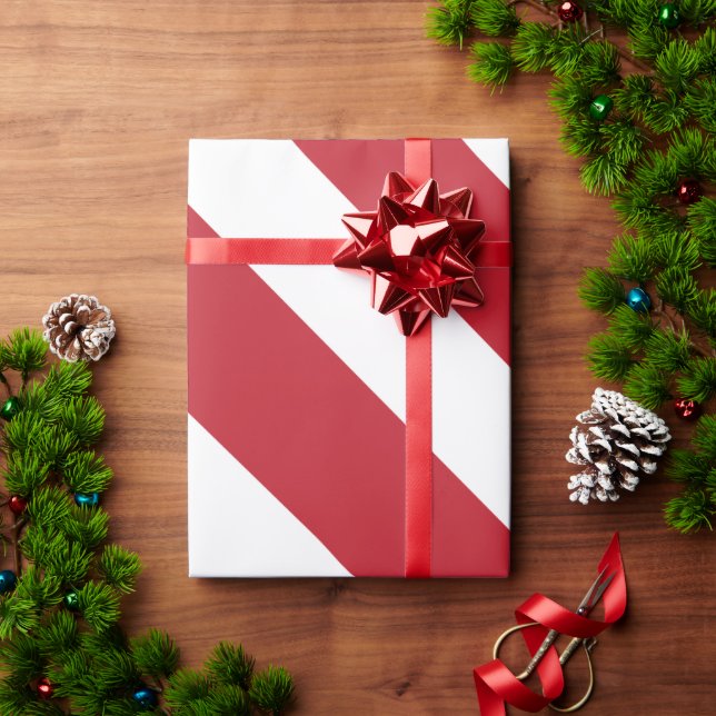 Muster der roten weißen Diagonalstreifen Geschenkpapier (Feiertagsgeschenk)