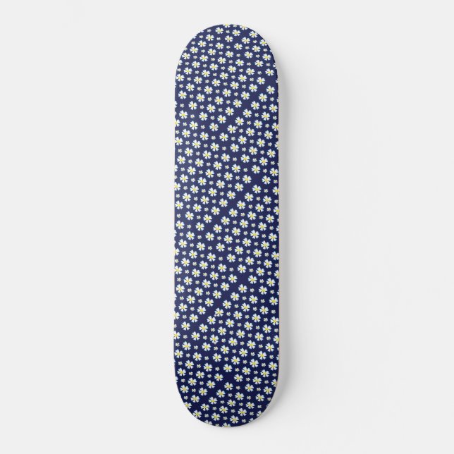 Muster der weißen Blume Thunder_Cove Skateboard (Vorderseite)