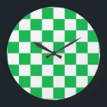Muster des grünen, weißen, karierten Karos Große Wanduhr<br><div class="desc">Muster für geometrische Quadrate in grün und weiß Karo</div>