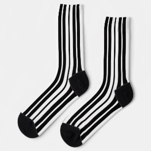 Muster des Musters der weißen schwarzen vertikalen Socken