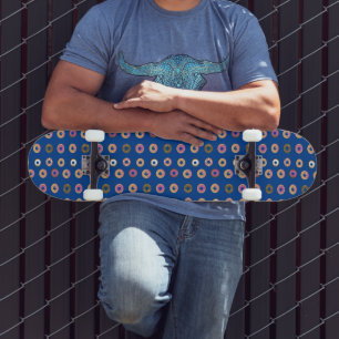Muster für gemischte Donuts Name blaues Skateboard