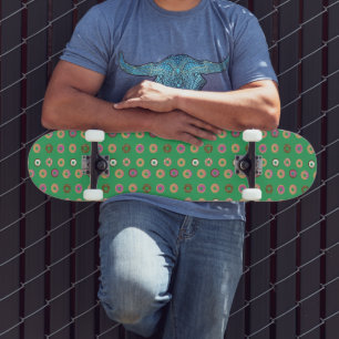Muster für gemischte Donuts Name grünes Skateboard
