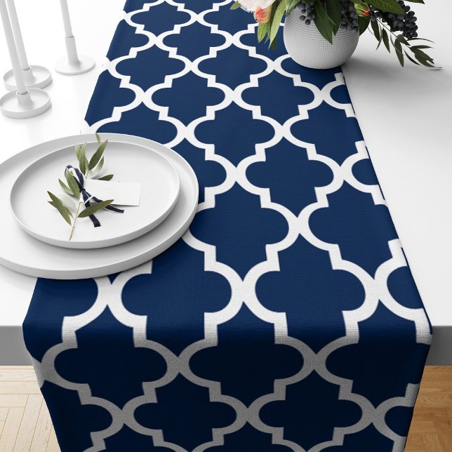 Muster für Navy Blue Quatrefoil Kurzer Tischläufer (Von Creator hochgeladen)