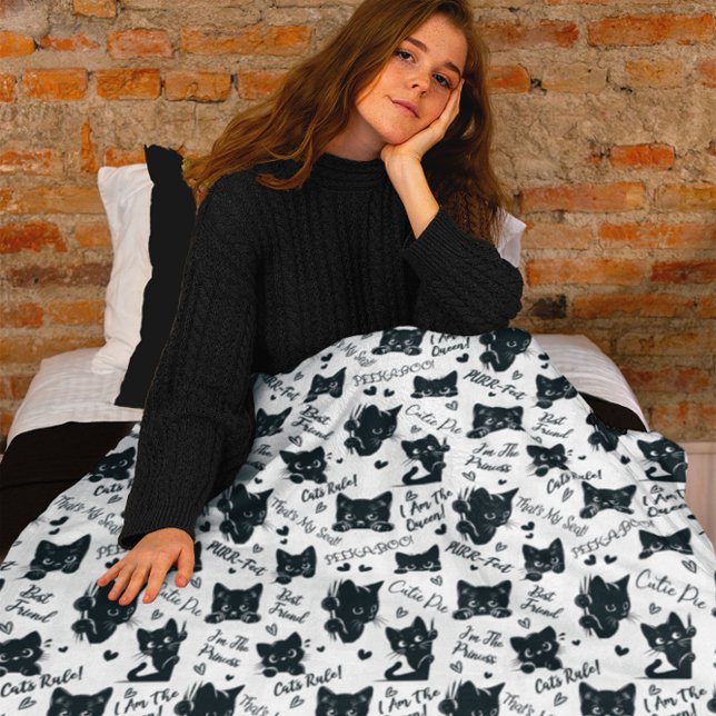 Muster für niedliche Schwarze Katzen und Redewendu Fleecedecke (Cute Black Cats and Sayings | Hearts Pattern Wrapping Paper for Cat Lovers |Halloween Fleece Blanket)