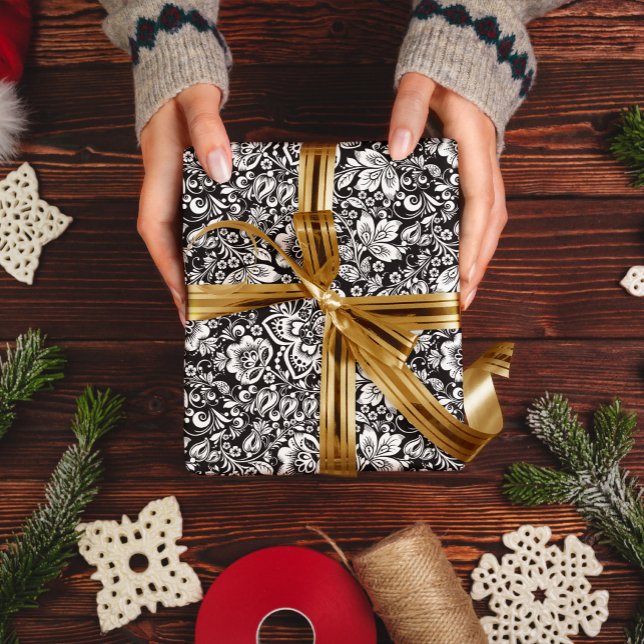 Muster für schwarze und weiße Flora-Damaskus Geschenkpapier (Von Creator hochgeladen)