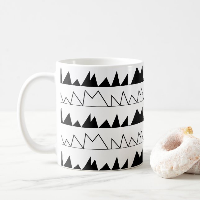 Muster für Zickzack Streifen in Schwarz und Weiß Kaffeetasse (Mit Donut)