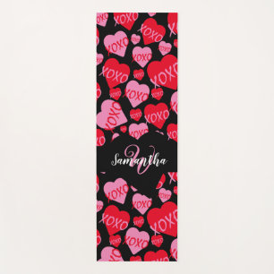 Muster Herz XOXO Liebe Rosa Schwarzes Monogramm Yogamatte