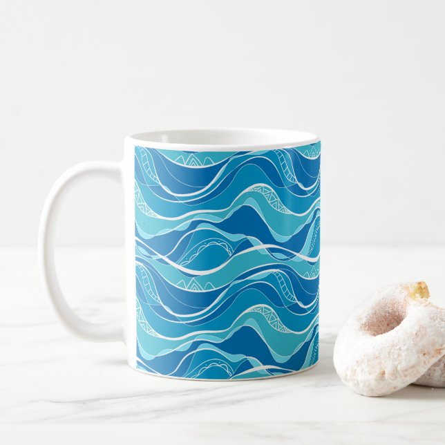Muster mit blauen Wellen mit weißem Stammesmuster Kaffeetasse (Mit Donut)