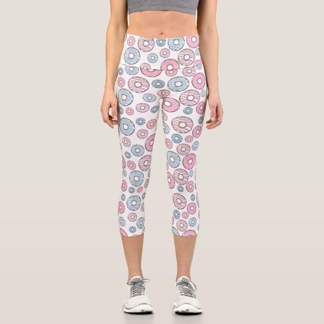 Muster von Donuts, rosa Donuts, blaue Donuts Capri Leggings (Vorderseite)