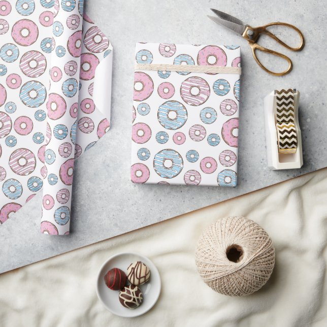 Muster von Donuts, rosa Donuts, blaue Donuts Geschenkpapier (Kunsthandwerk)