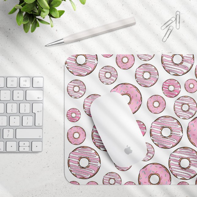 Muster von Donuts, rosa Donuts, Sprinklen Mousepad (Von Creator hochgeladen)