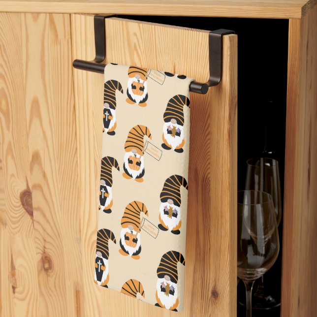 Muster von Gnomen, Halloween-Gnomen-Trick oder -Be Geschirrtuch (Drittel gefaltet)